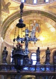 Sanctus.Crucifix.Apse.comp